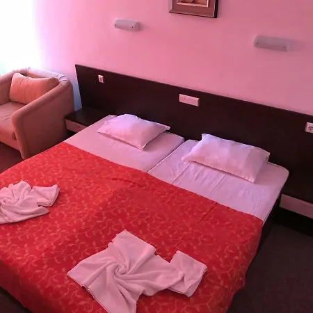 Red House ساني بيتش