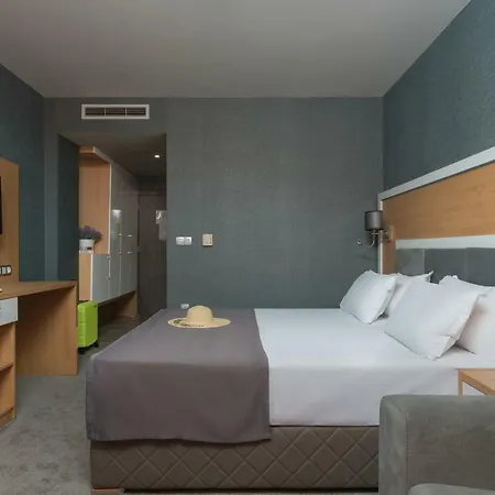 Red House ساني بيتش